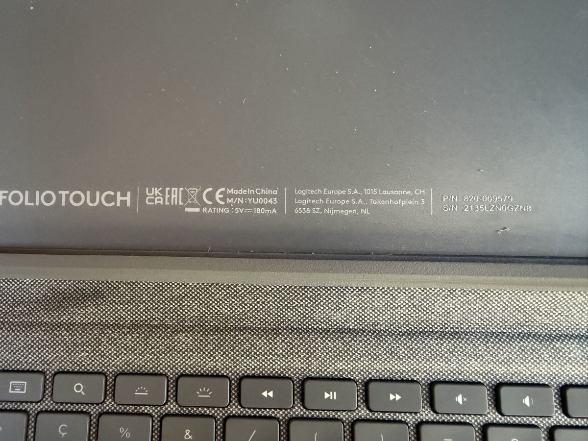 Apple Covers & Borse: Logitech Folio touch Ipad Air Hülle – Usato da Buch am Irchel venduto da NicLep 1