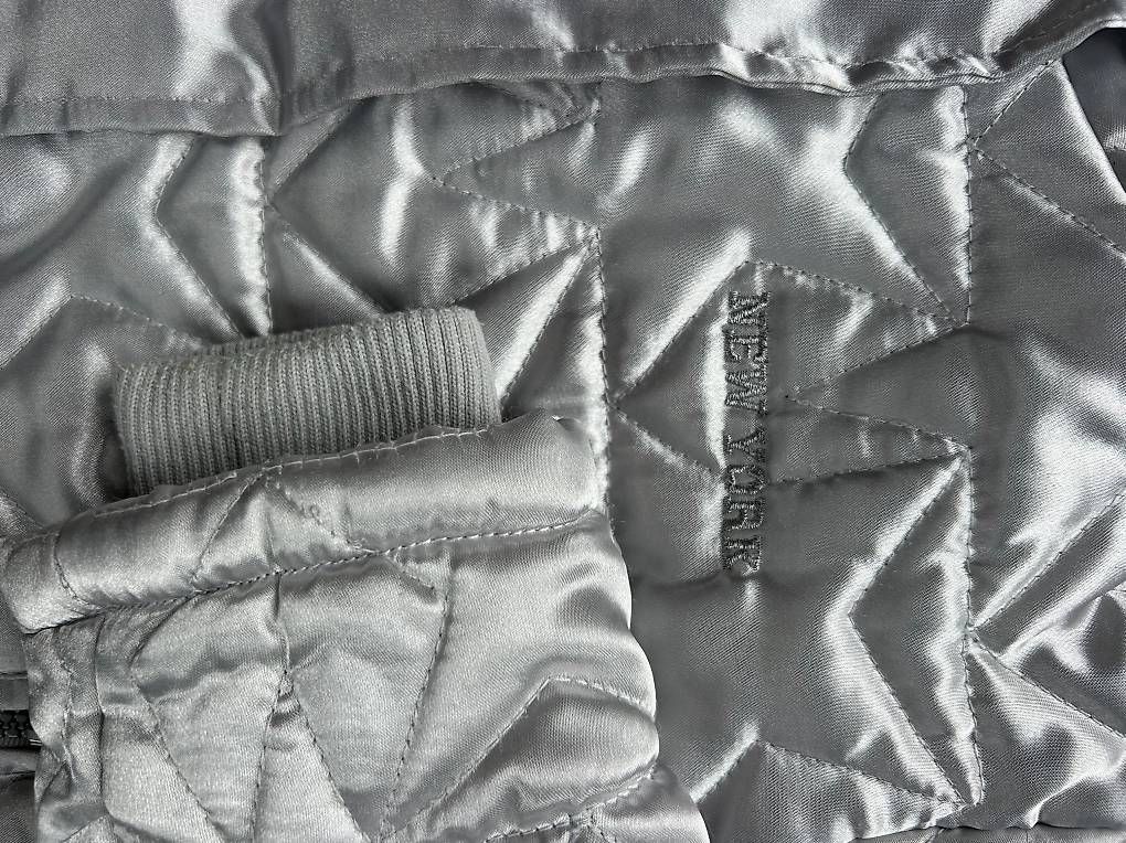 Giacche & Cappotti: Silberne Jacke, Gr. 140/146 – Usato da Pfäffikon SZ venduto da han_ygy7 2