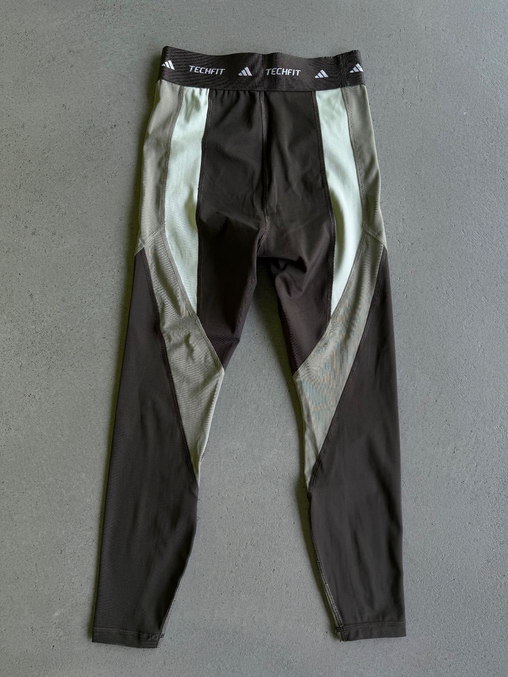 Adidas Leggings: Adidas Legging TECHFIT – Usato da St-George venduto da alaixee 4