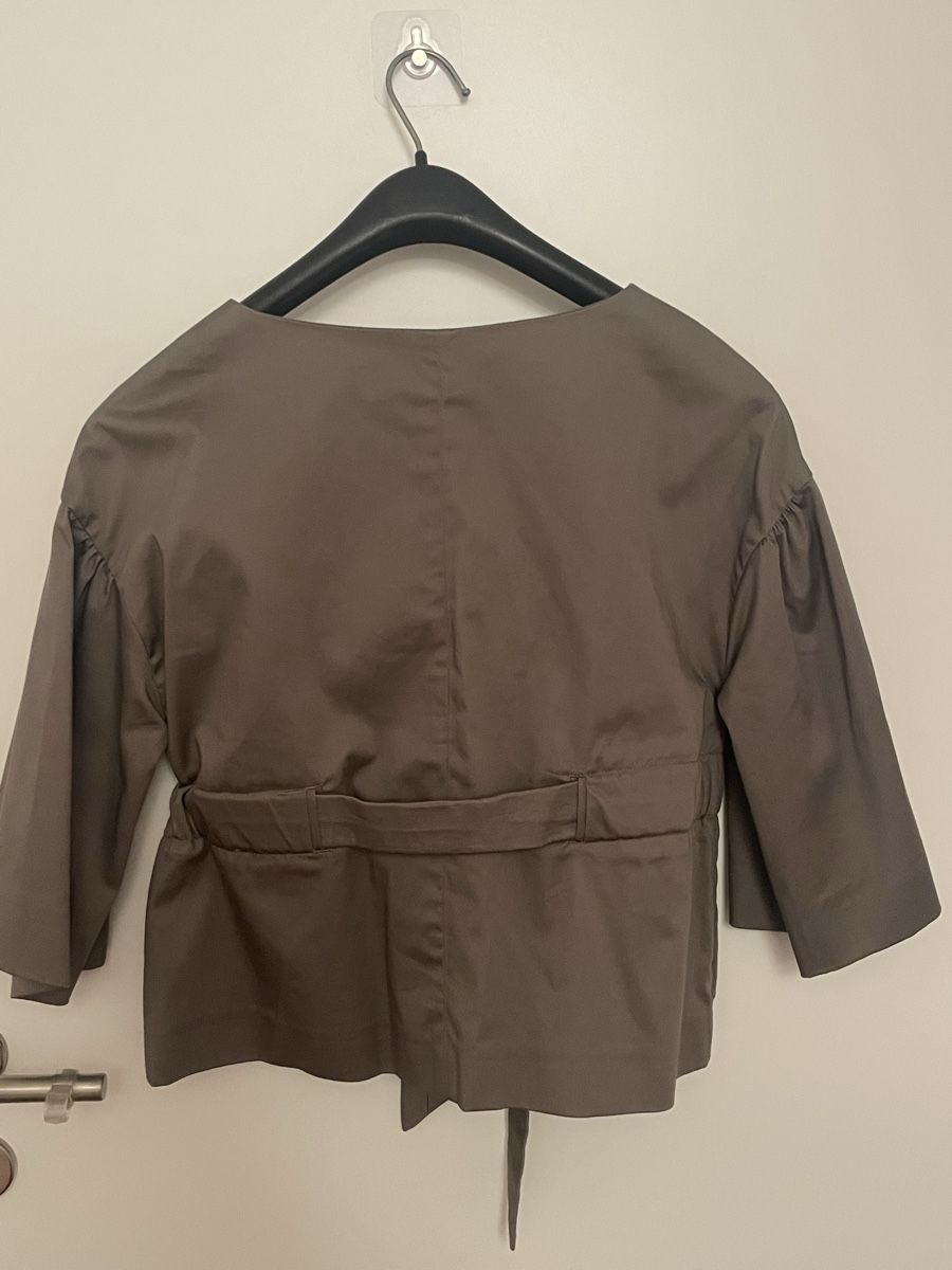 Tara Jarmon Giacche: TARA JARMON Kurzjacke - Gr. 36 – Usato da Hünenberg See venduto da DND5 1