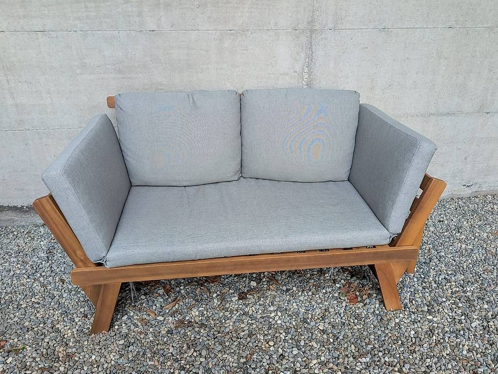 Divani: Gartensofa mit Regenabdeckung zu verkaufen – Usato da Liestal venduto da lau_mhp5