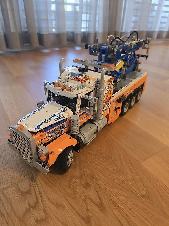 Kit di costruzioni: Lego Technic Heavy Tow Truck 42128 – Usato da Wil SG venduto da Niike1