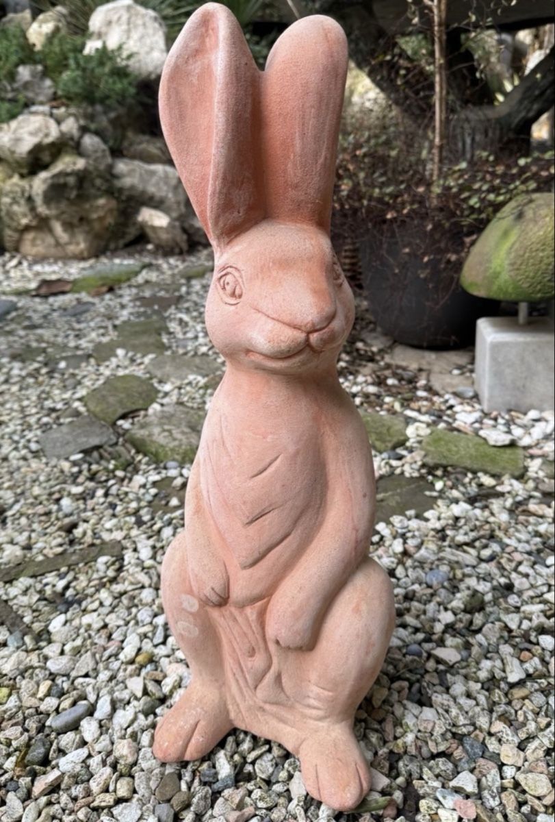 Figuren: Gartenhase aus Terracotta – Gebraucht aus Pfäffikon ZH von lenaviktoria