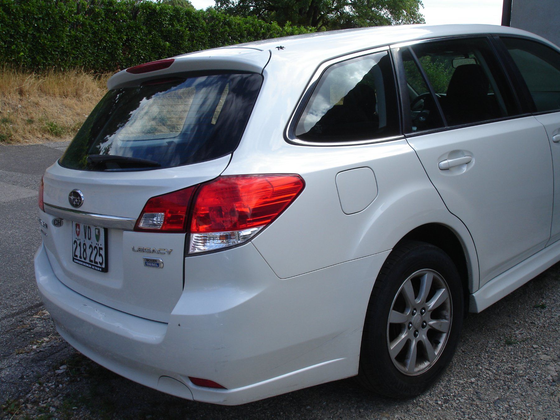 Subaru Autos: Subaru Legacy V    2.0 D – Défectueux à La Coudre par Daverney 5