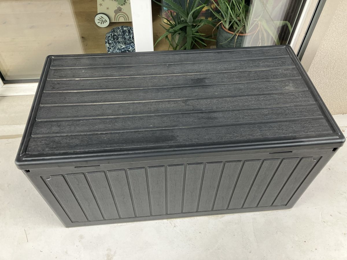 Box contenitori: Coffre d’extérieur  – Usato da Genève venduto da Ziggy1890 1