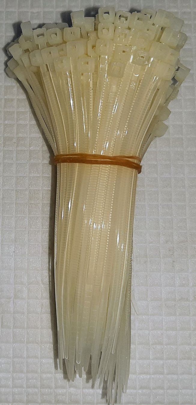 Alle Werkzeuge: 200 Stk.Kabelbinder weiss 100 x 2.5mm – Neu (gemäss Beschreibung) aus Zürich von Zurich 2