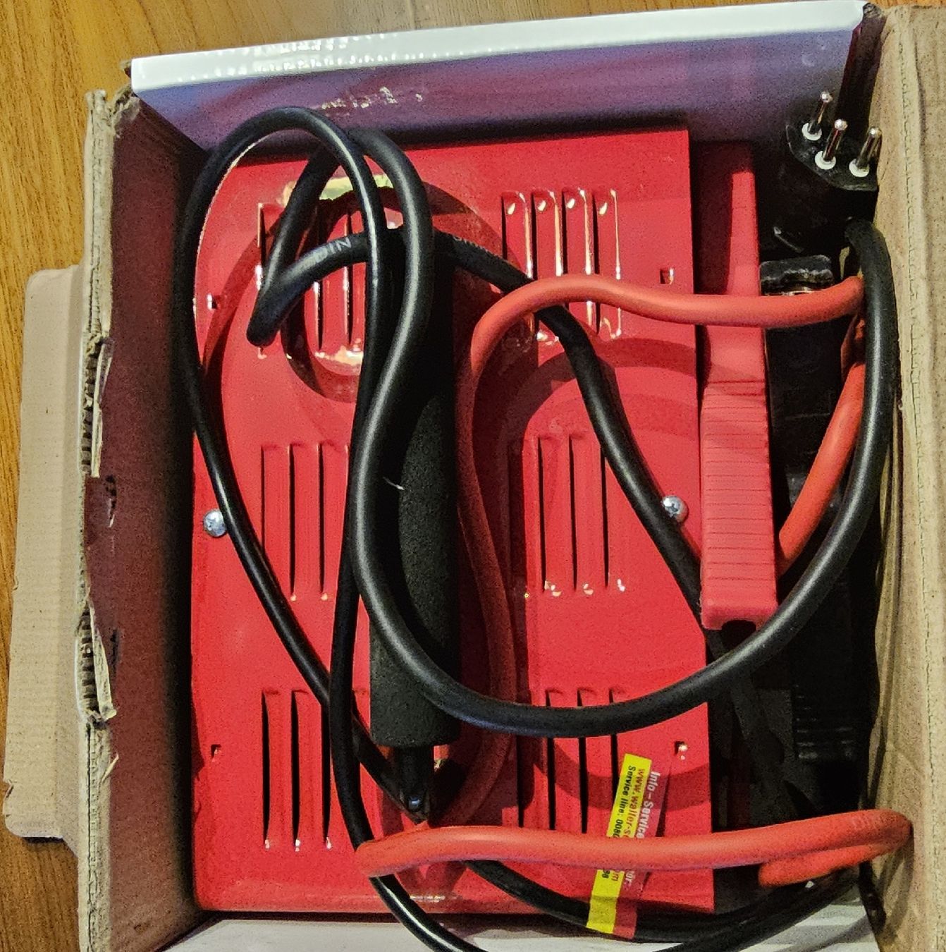 Caricabatterie: Eumig 6/12V Batterieladegerät + Starthilfe – Usato da Freienstein venduto da Mitenand 1