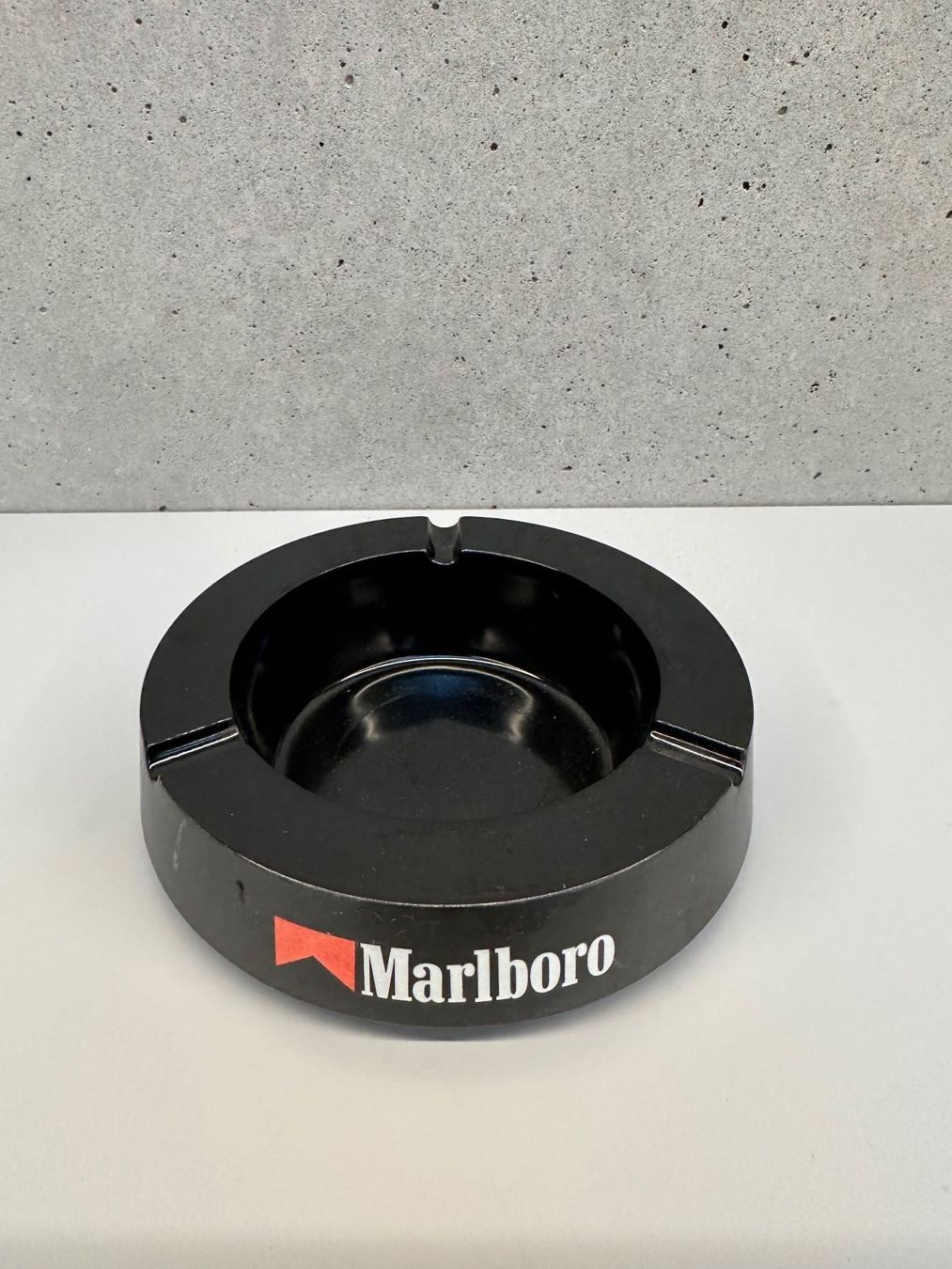 Marlboro Portacenere: Aschenbecher Marlboro – Usato da Leuk-Stadt venduto da 2thcircle 2
