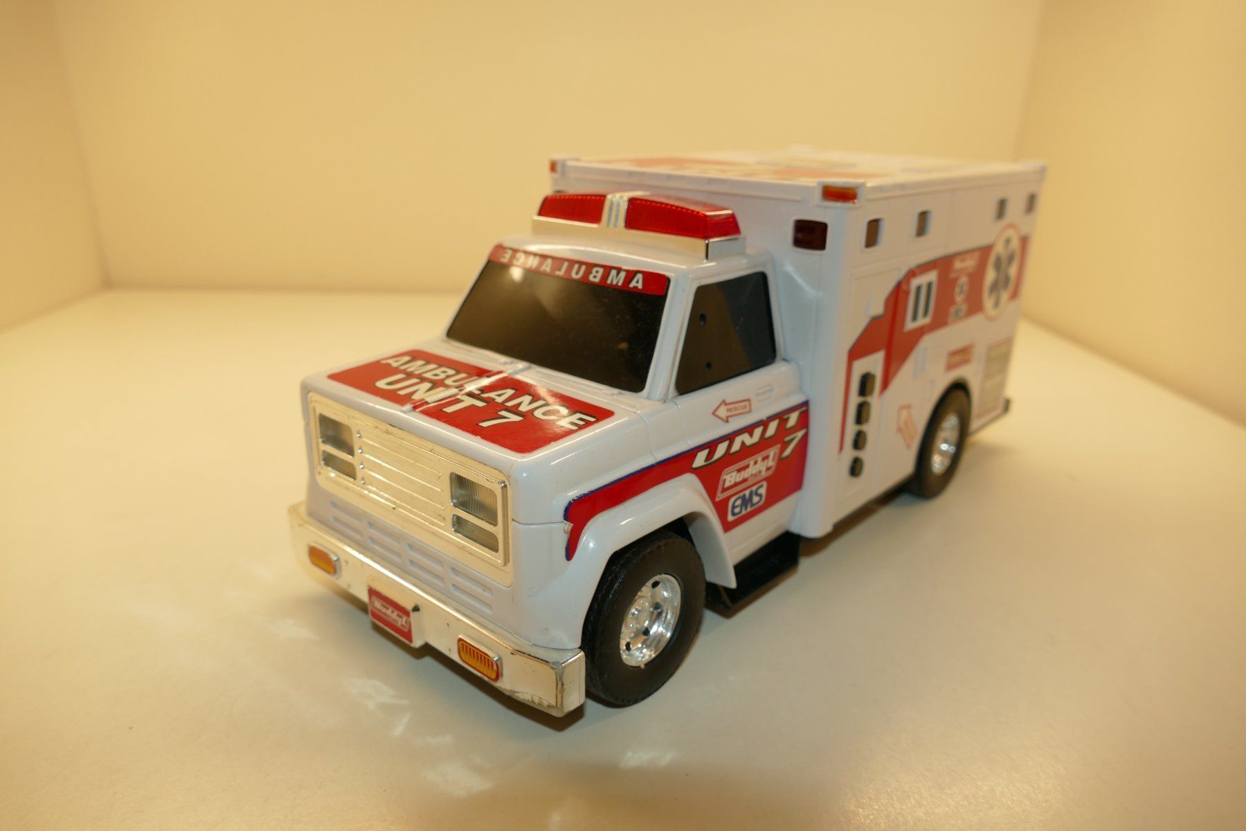 Modellautos: Buddy: US Ambulance Unit 7 – Gebraucht aus Niederhasli von rail-duerst