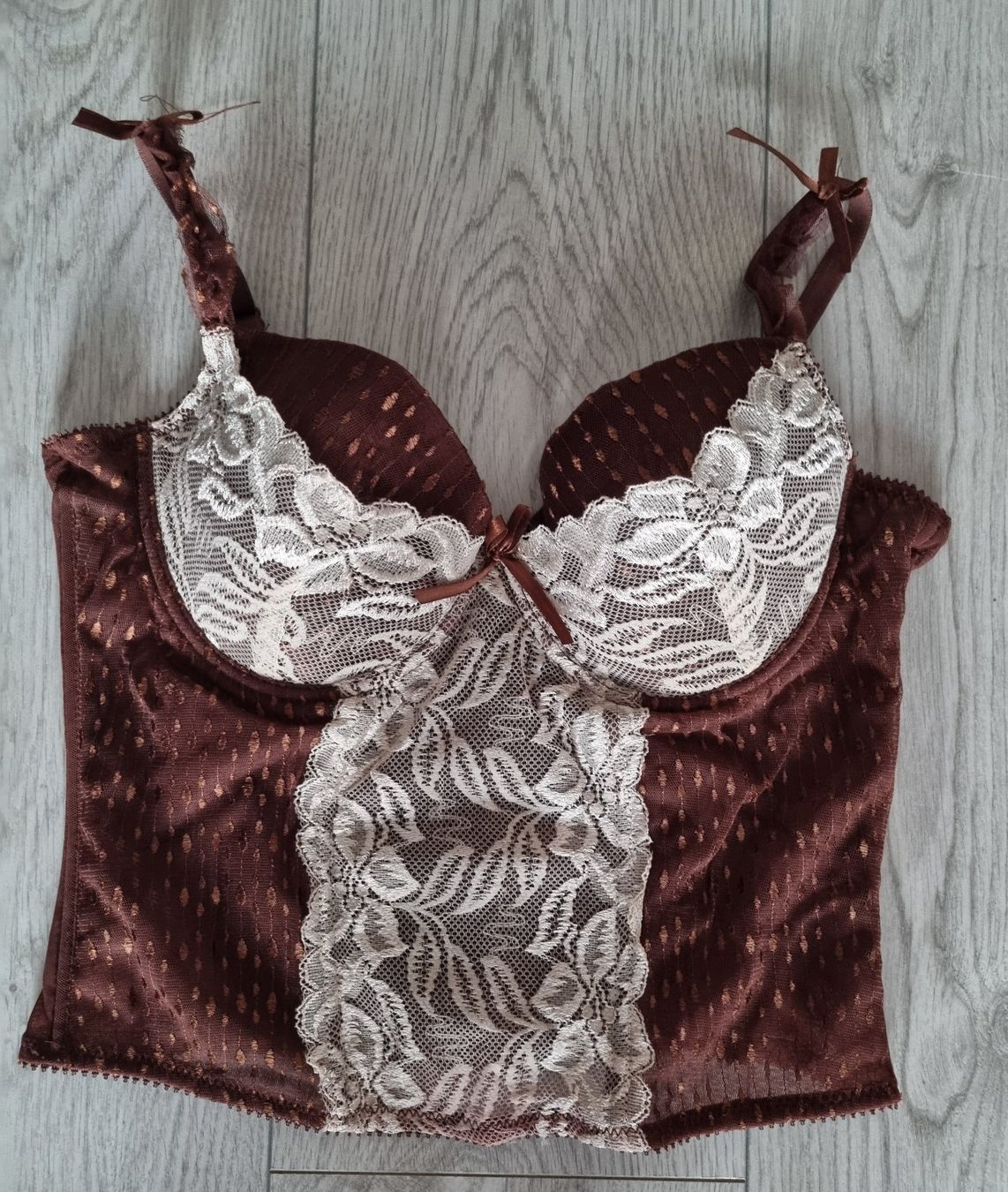 Altra biancheria intima: Guêpière brune et beige, bonnet B, taille 36/38, avec string – Usato da Grand-Lancy venduto da Evelyne010