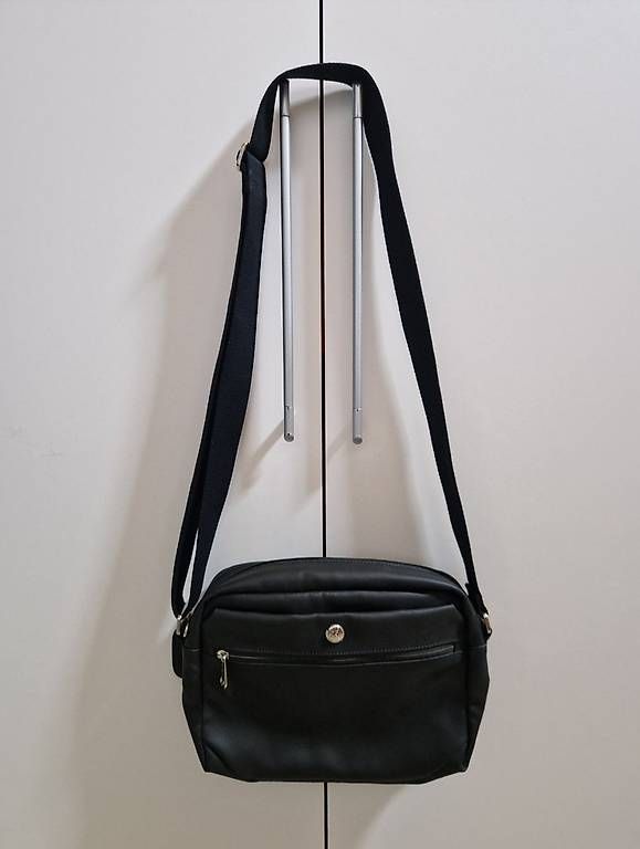 Samsonite Taschen für Damen: Samsonite Schultertasche mit edlem weinrotem Innenfutter – Neu (gemäss Beschreibung) aus Staffelbach von MrMH