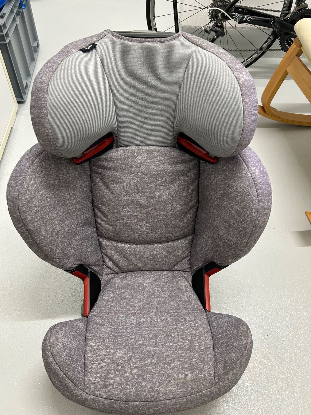 Maxi-Cosi Auto-Kindersitze: Maxi Cosi Kindersitz – Gebraucht aus Gurmels von ARAI2008Z