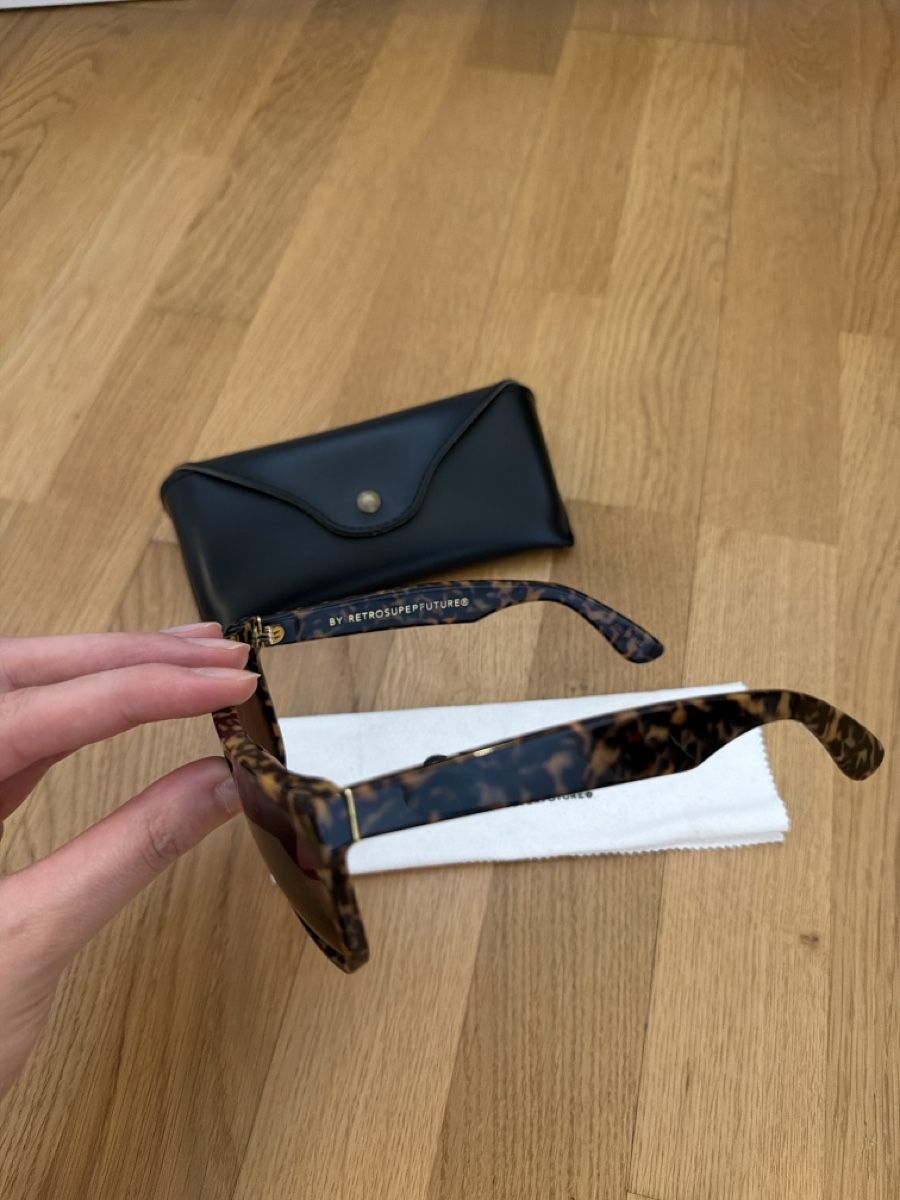 Occhiali & Lenti: RETROSUPERFUTURE Sonnenbrille – Nuovo (secondo la descrizione) da Fribourg venduto da DayaneH. 1