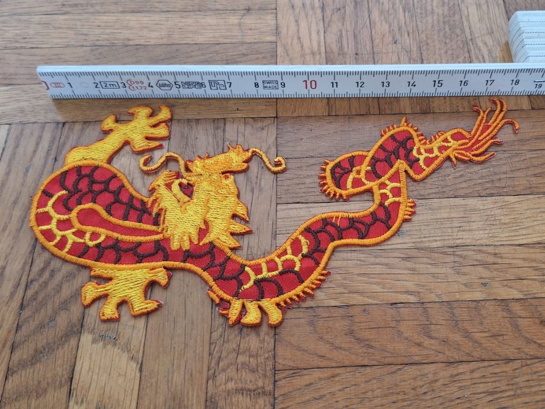 Toppe: Japanischer Drache Bügel Bild – Usato da Wetzikon ZH venduto da NaWetzi