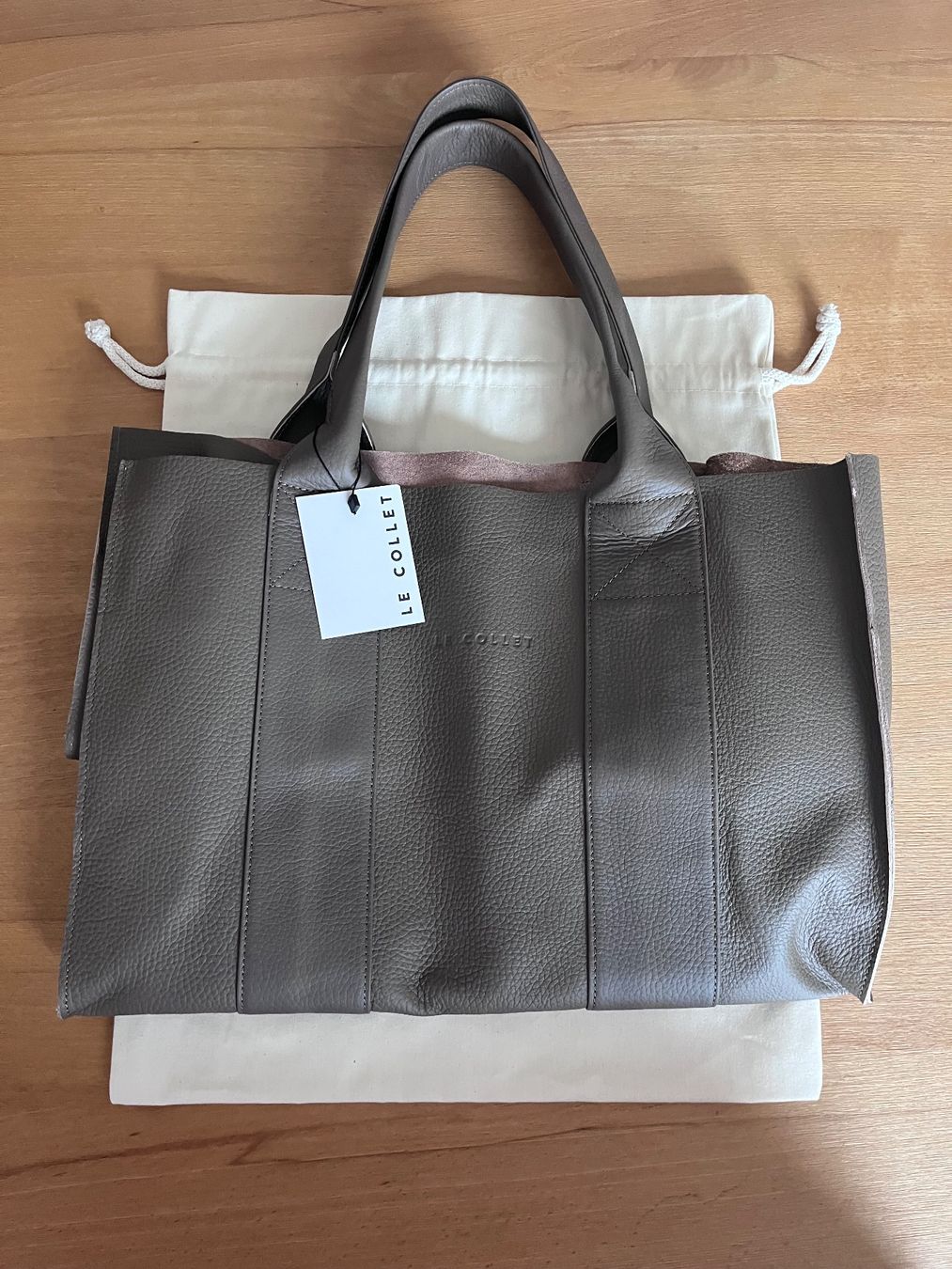 Borse: Tasche Le Collet aus Leder – Nuovo e nell'imballaggio originale da Roggwil BE venduto da KarotteV 8