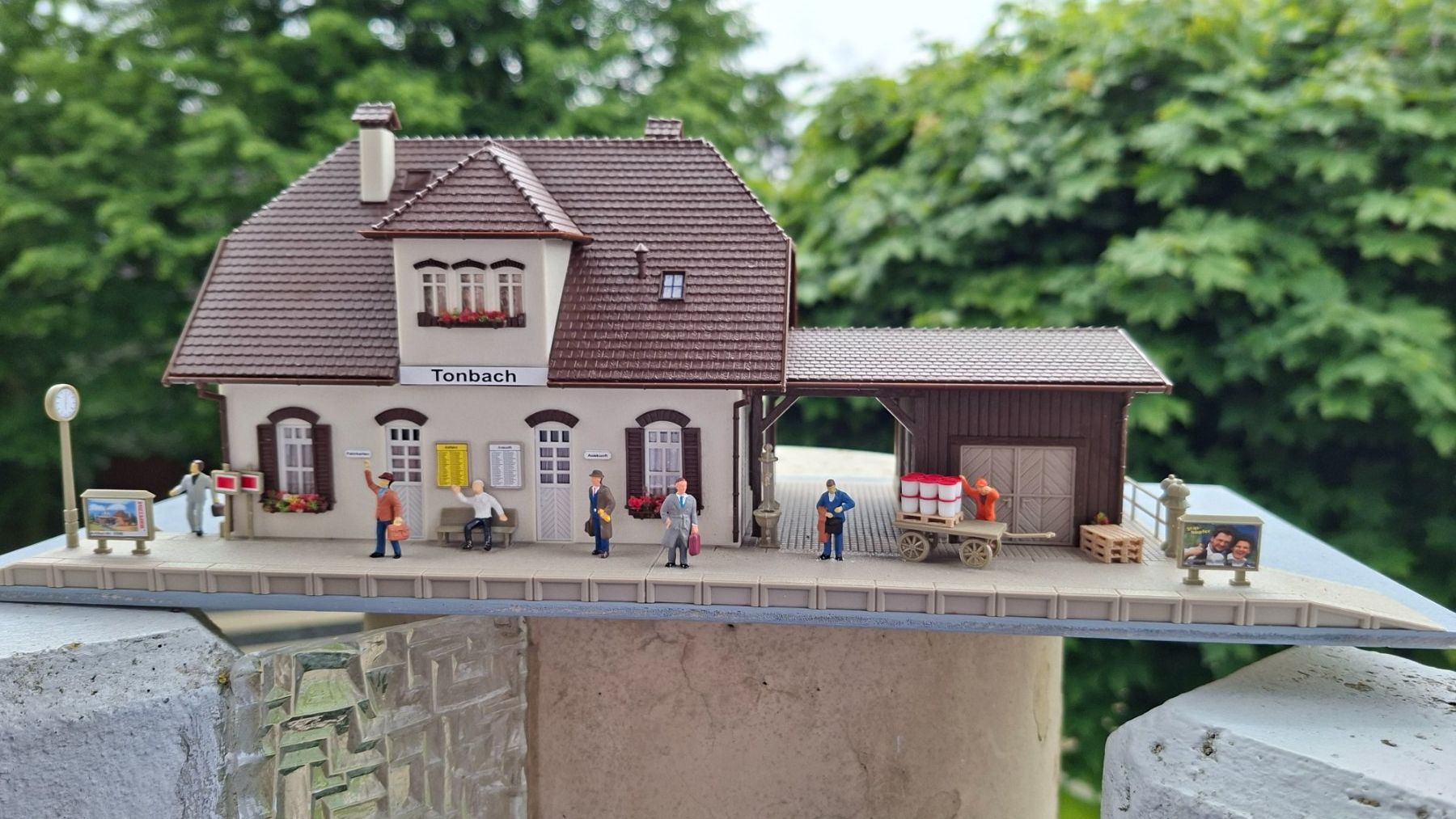 Vollmer Modellini di ferrovie: HO Bahnhof – Nuovo (secondo la descrizione) da Luterbach venduto da Habersack07