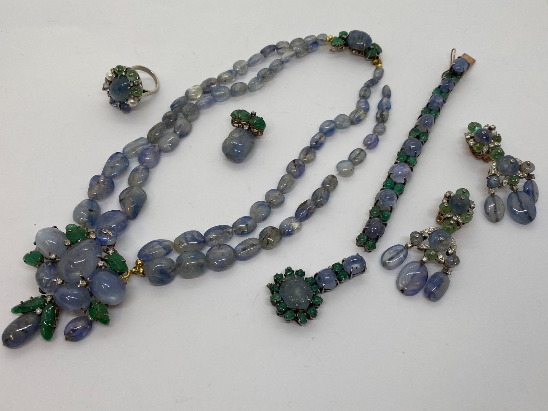 Catenine: SET Saphire, Smaragde & Diamanten /i421 – Difettoso da Bern venduto da JMsoehne1987