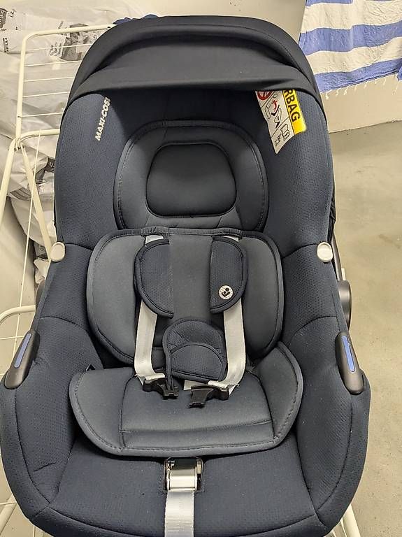 Seggiolini per auto: MaxiCosi CabrioFix i-Size – Usato da Baar venduto da manuhaefliger 1