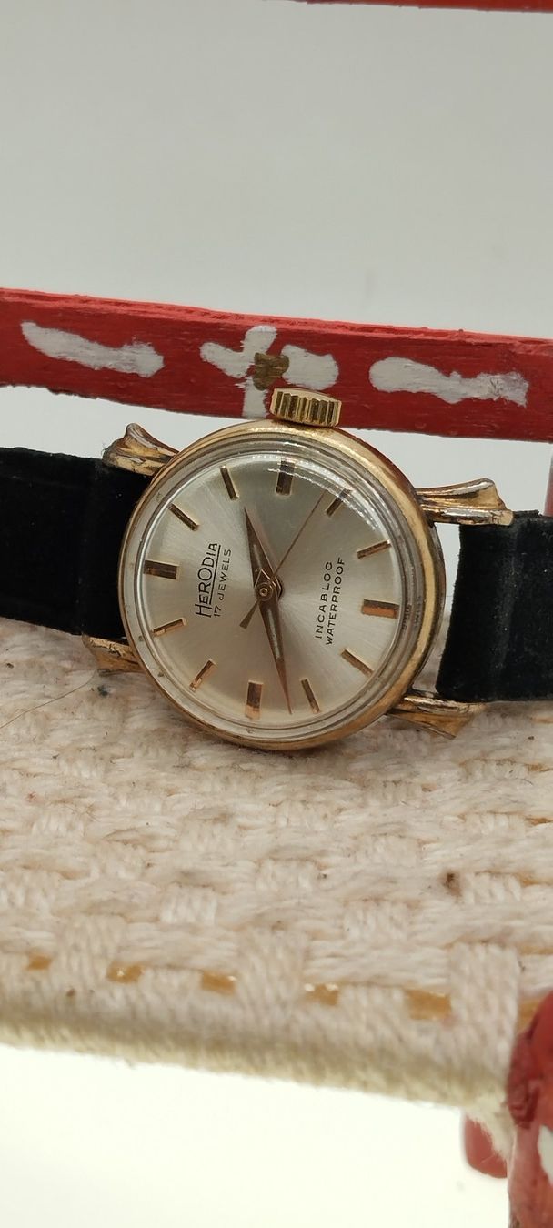 Orologi: Montre herodia – Usato da La Chaux-de-Fonds venduto da jac_9llg 2