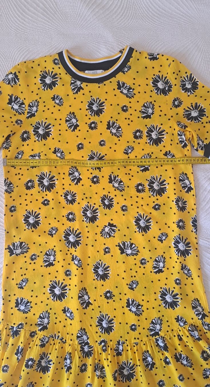 Esprit Robes: Robe d'été jaune à fleurs – D'occasion à Neuchâtel par juj_ch9n 3