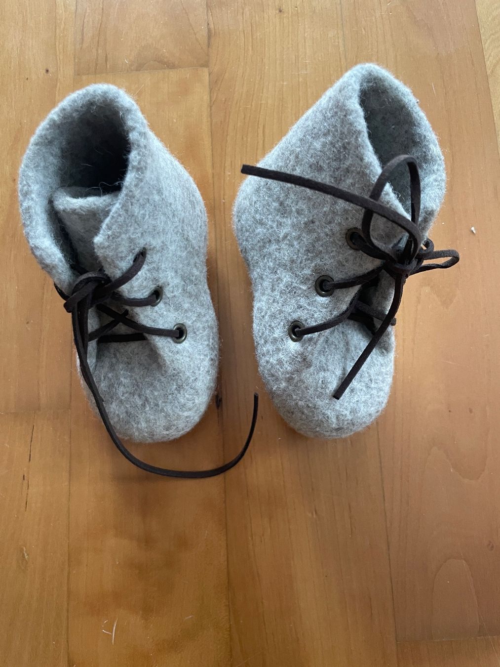 Scarpe per ragazzi: NEU Handgemachte Baby-Wolleschuhe – Nuovo e nell'imballaggio originale da Adliswil venduto da Udarius 4