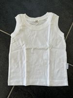 Trägershirt Jungs 1x weiss, 1x hellblau, sehr guter Zustand