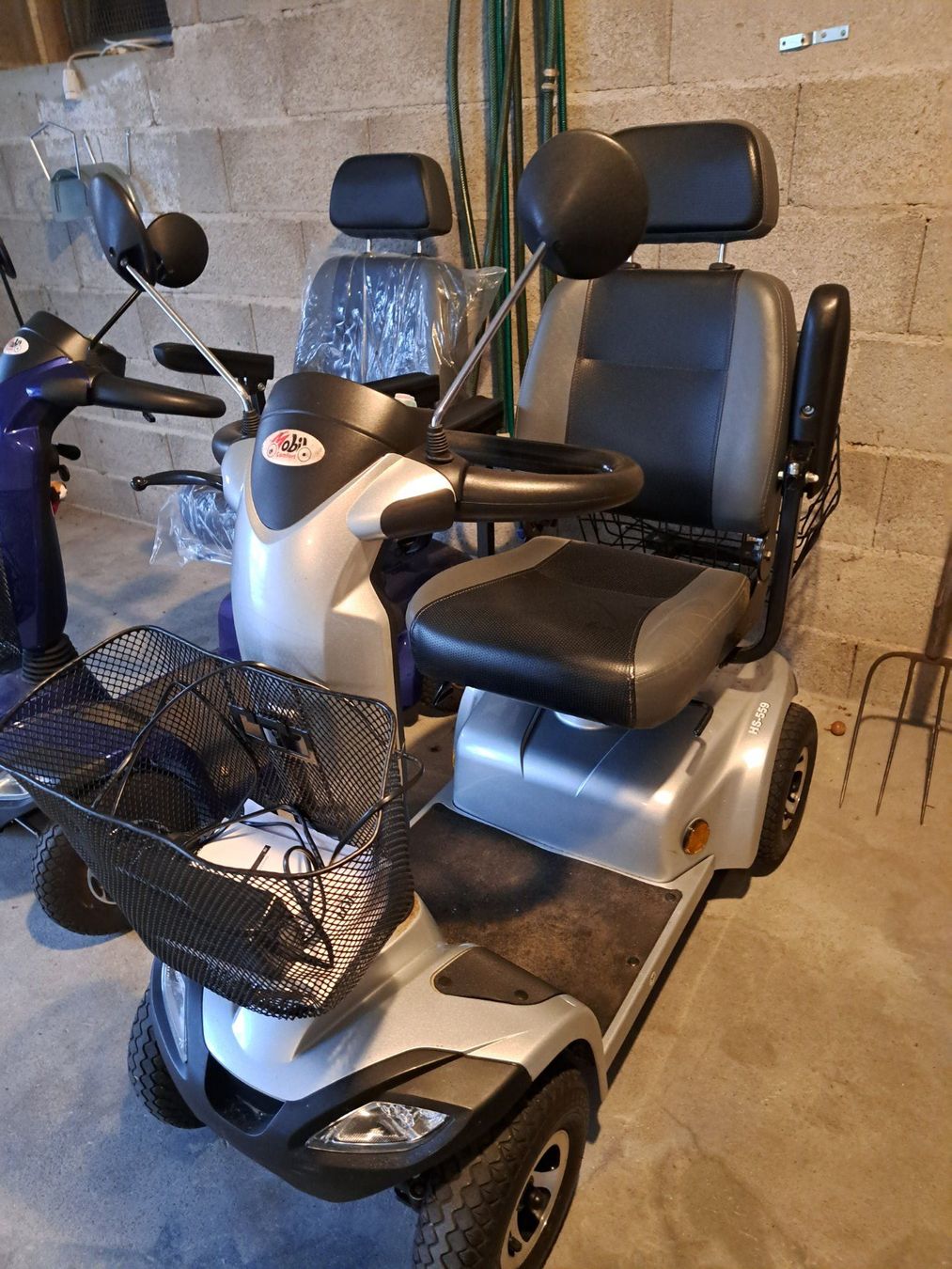 Veicoli elettrici: Voiturette électrique sans permis – Usato da Bulle venduto da aba_9c6r 4