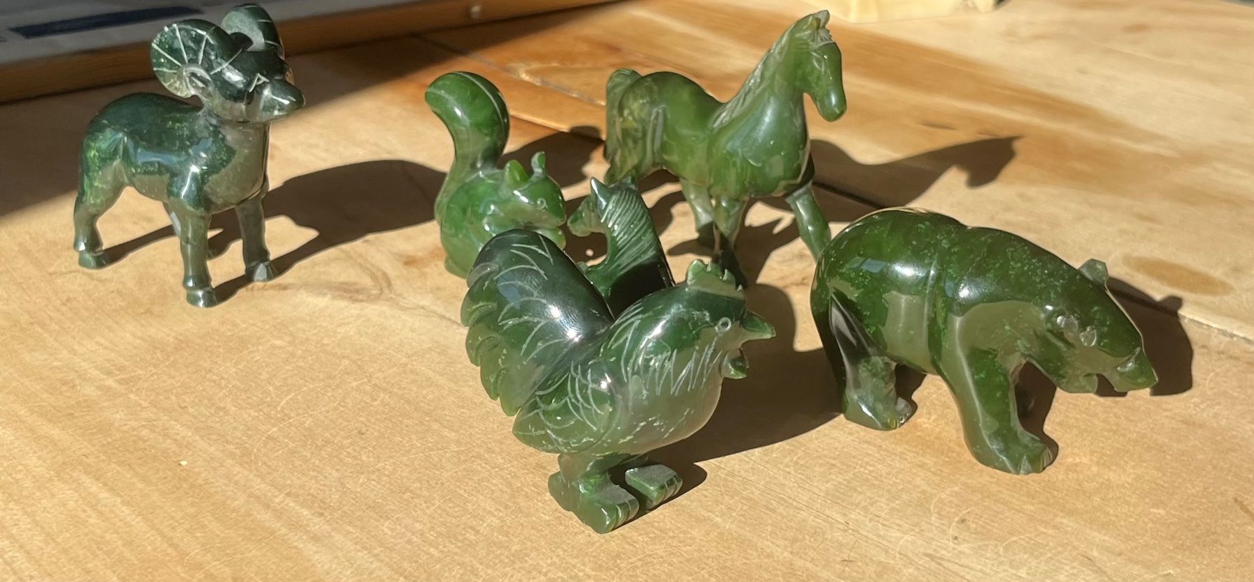Statuette: 6 Jade-Figuren – Usato da Ottikon venduto da san_w99n