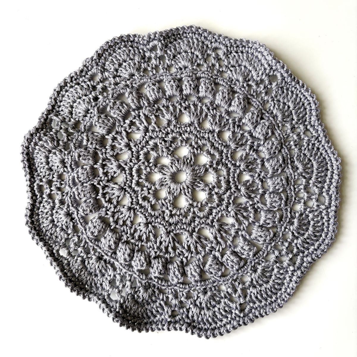 Servietten: Serviette hellgrau 22 cm Handarbeit  – Neu (gemäss Beschreibung) aus Adliswil von Moroz173
