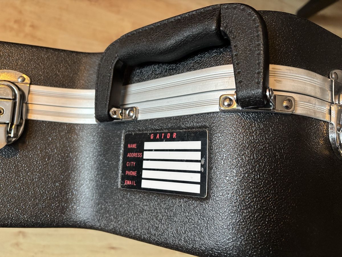Strumenti musicali: Gator Case for Gibson 335 or Epiphone Sheraton – Usato da Le Landeron venduto da CharlieGilbert 4