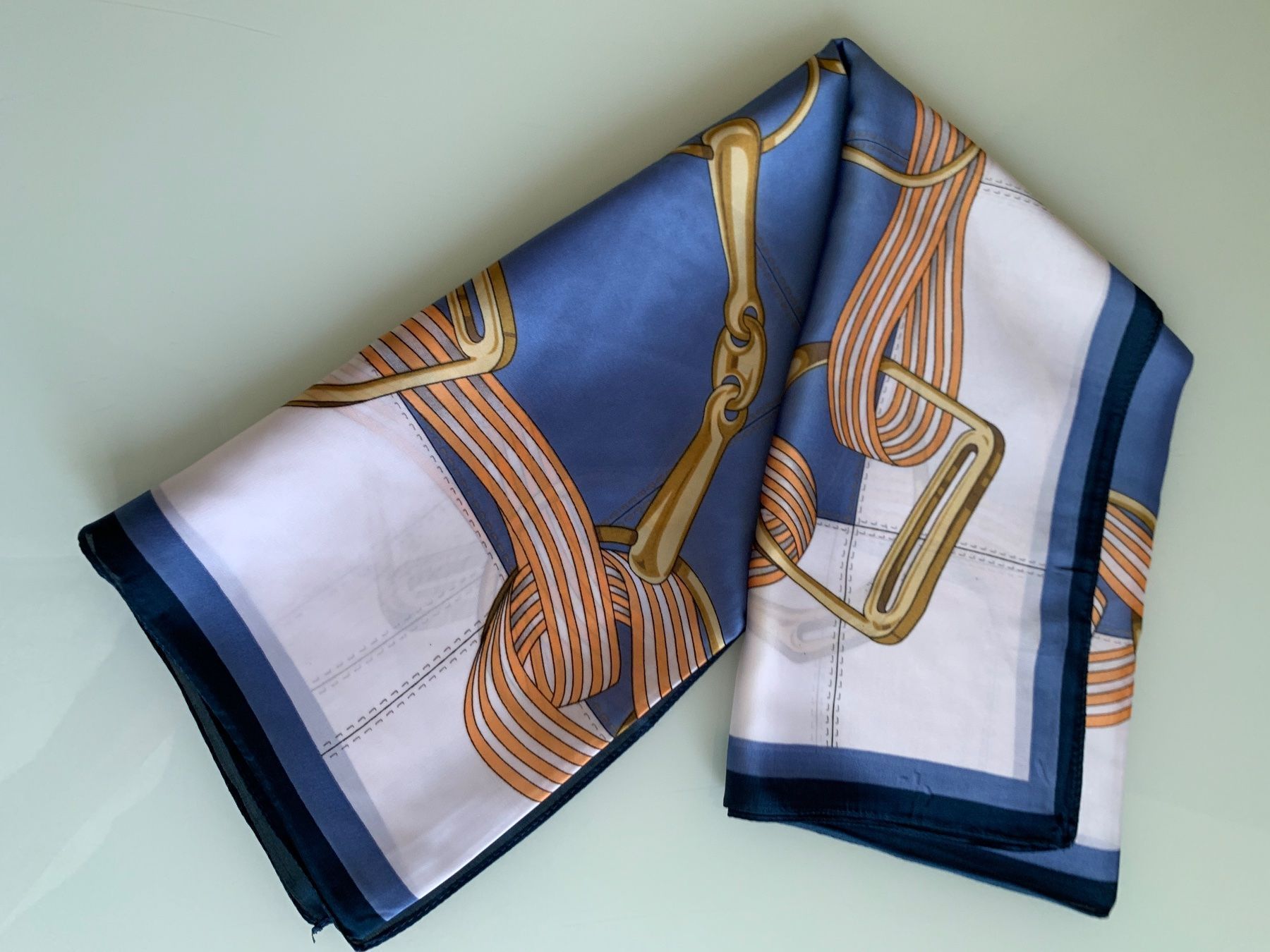 Foulard & Sciarpe: Foulard wunderschön – Nuovo e nell'imballaggio originale da Adliswil venduto da Jessik0 1
