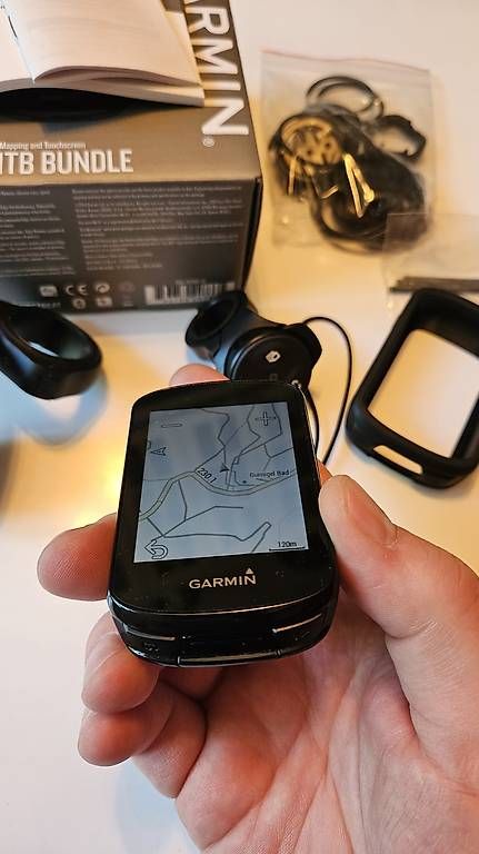 Computer & Strumenti di misurazione: Garmin Edge 830 MTB Bundle, Neuwartig mit  – Usato da Riehen venduto da nitrammangold 1