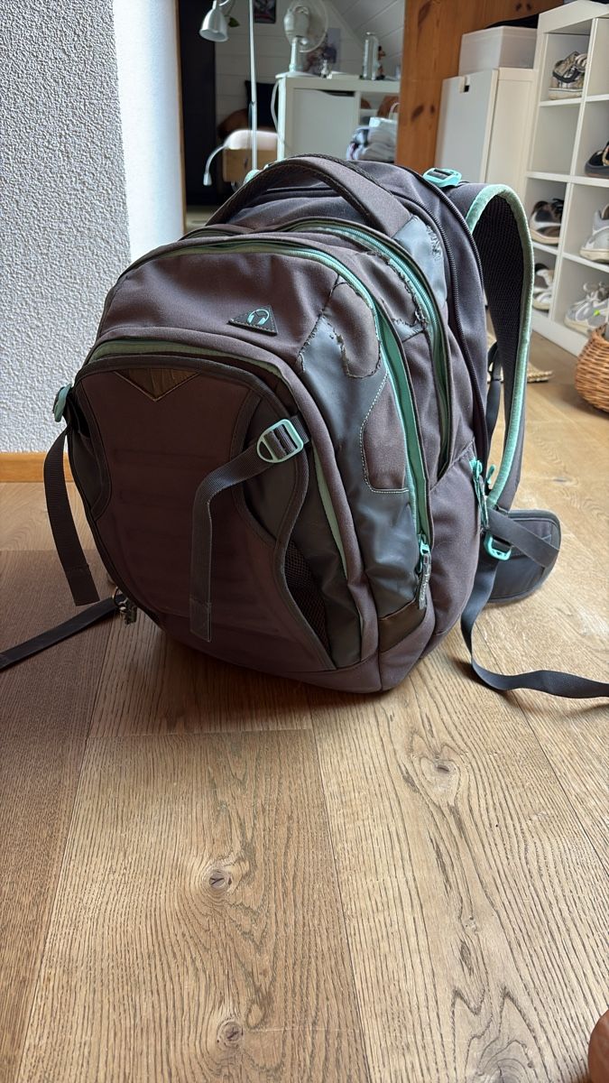 Satch Kindertaschen: Satch Schulrucksack mit diversen Gebrauchspuren – Gebraucht aus Sevelen von giawe07