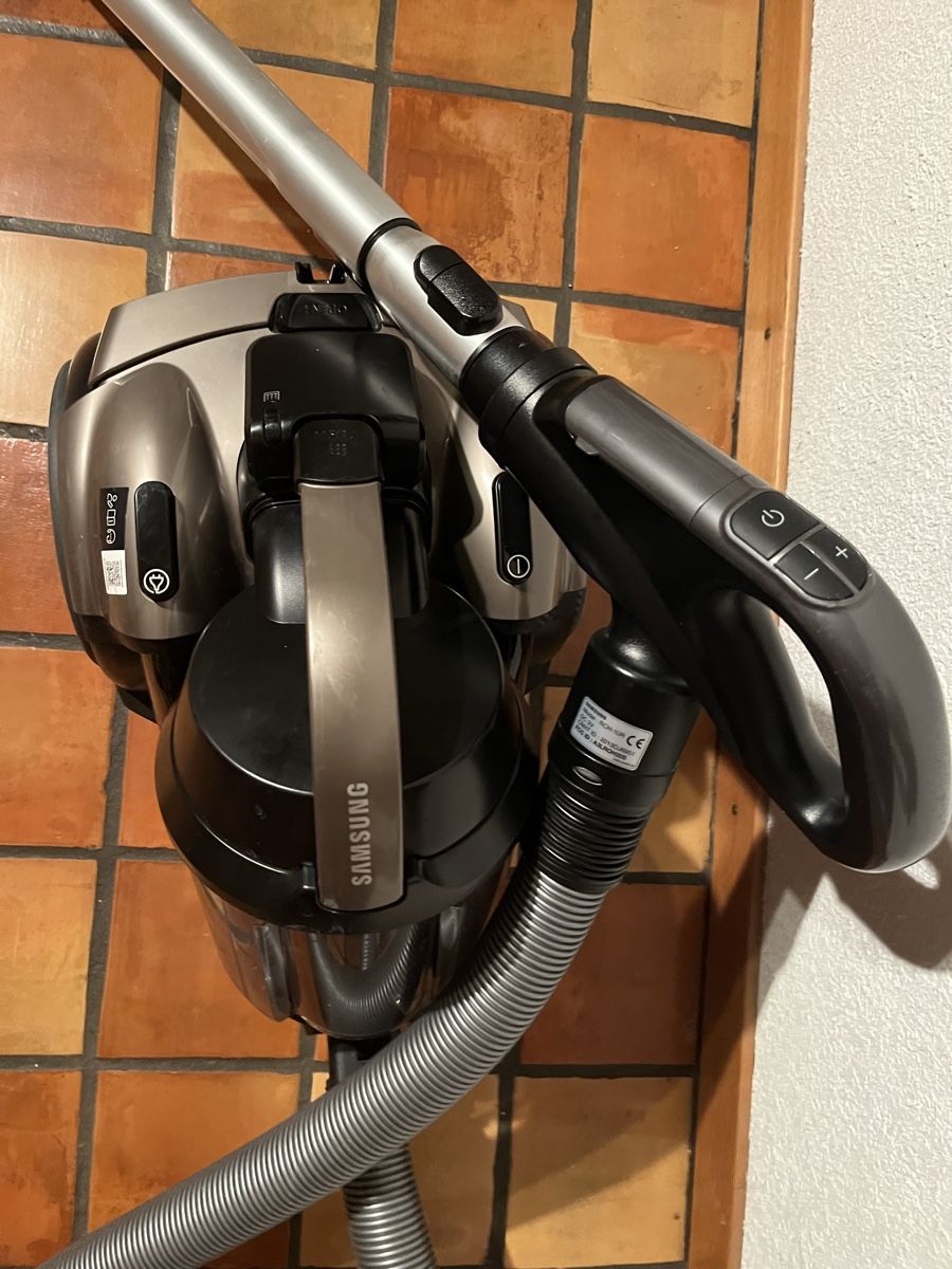 Samsung Aspirapolveri & Accessori: Samsung Vacuum Cleaner – Usato da Chézard-St-Martin venduto da iva_xw8z 6