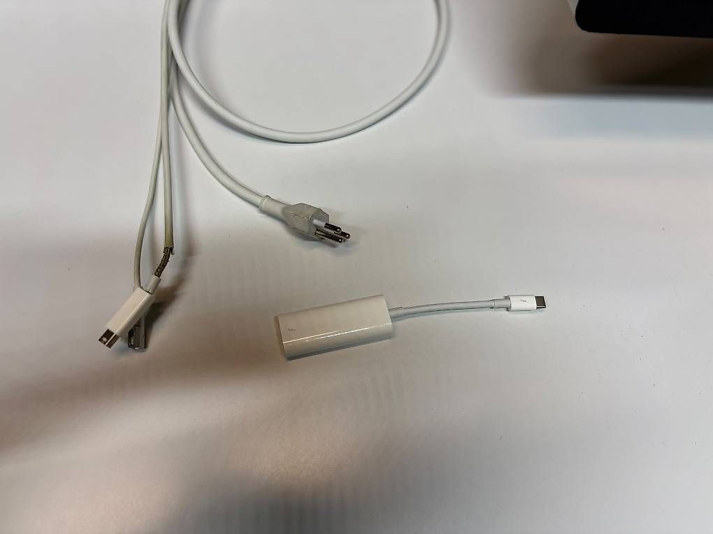 Apple Ecrans: Apple Thunderbolt Display 27" (A1407) – D'occasion à Ostermundigen par BaerOmu 1
