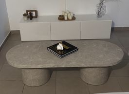 Table basse ovale H&M Home – Effet pierre / travertin