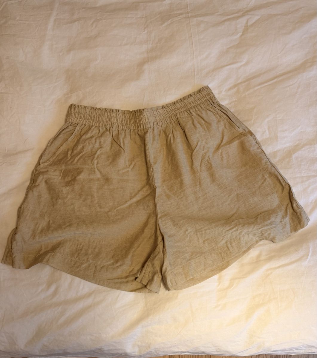 Pantaloni: Short femme  – Nuovo (secondo la descrizione) da Yverdon-les-Bains venduto da DellanegraJ