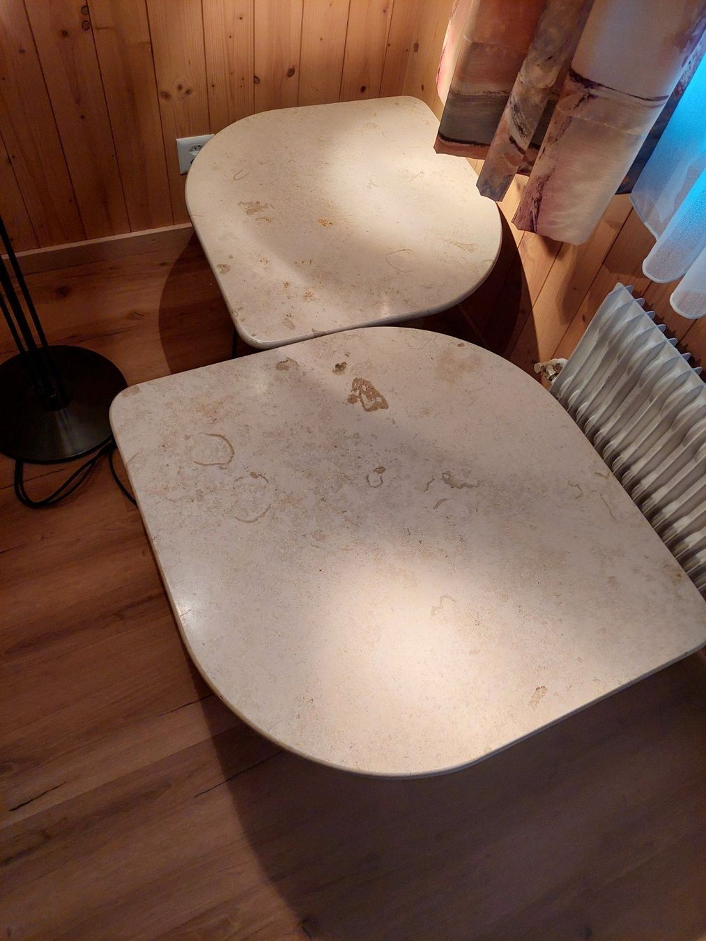 Tavoli: 2er Set Nachttische, Marmor Optik – Usato da Gsteigwiler venduto da ahae69 1