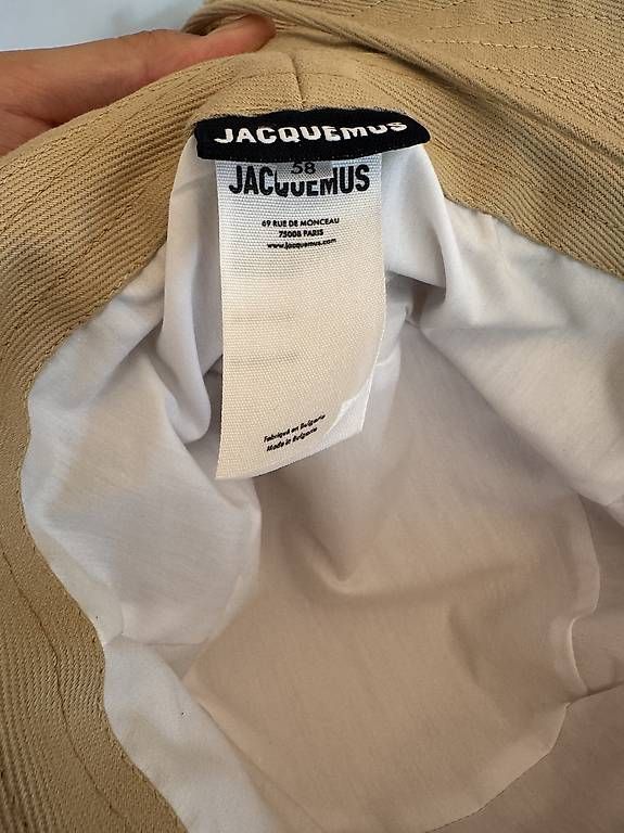Chapeaux, bonnets & casquettes: Bonnet Bob Jacquemus – D'occasion à Vouvry par gra_vtp7 1
