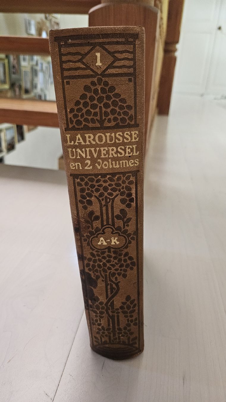 Bücher: Larousse Universel en 2 Volumes Buch – Gebraucht aus Küsnacht ZH von Lujoe88