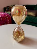 Sablier décoratif doré | Decorative gold hourglass