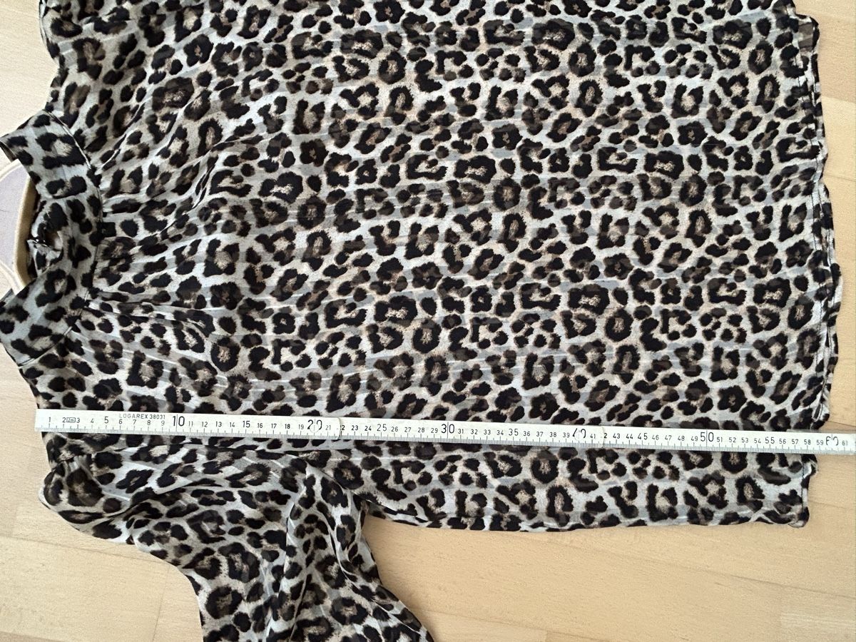 Blusen: Bluse Leomuster, Gr. 38/40 – Gebraucht aus Reinach BL von meinstil 4