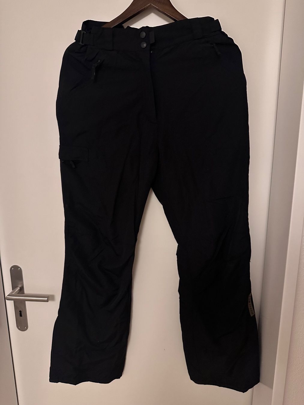 Hosen: Adidas Winter trousers – Gebraucht aus Unterägeri von aig_7jjx 1
