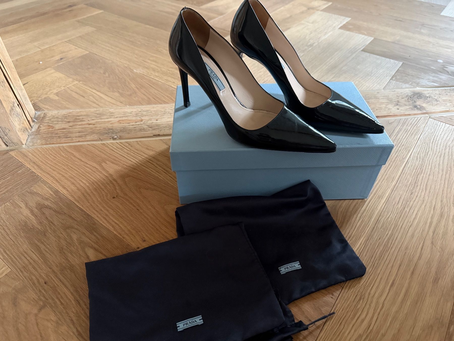 Prada Scarpe da donna: Prada Lack Pumps, Schwarz, Grösse 38 – Usato da Horgen venduto da tsp_qr5b
