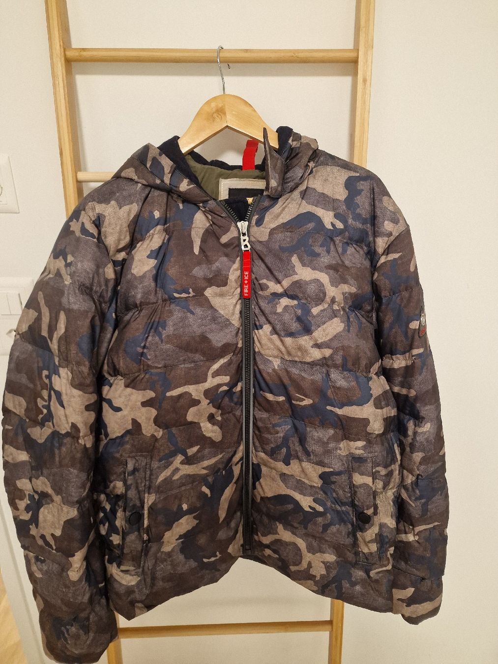 Bogner Jacken: Bogner Herren Jacke Tarnmuster. Grösse L. – Gebraucht aus Allenwinden von Babo2