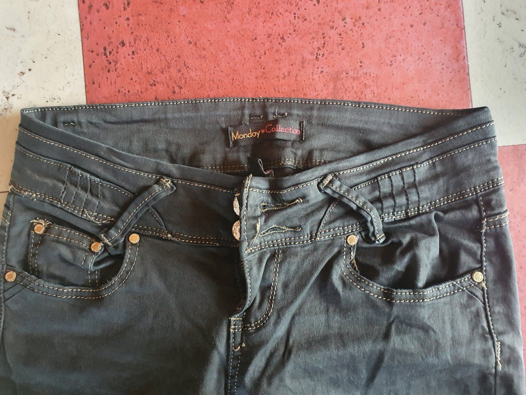Jeans: Jeans – Usato da Moosseedorf venduto da Sonnenschein.. 3