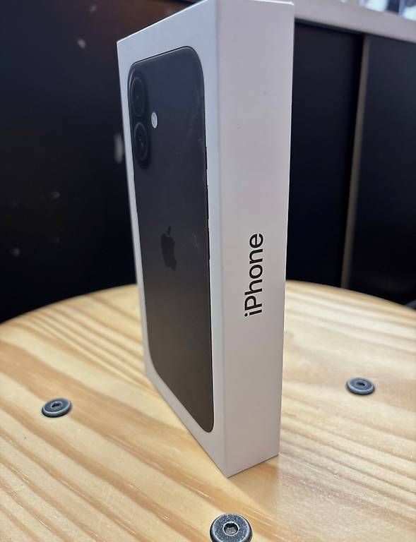 Telefoni cellulari / Smartphones: Apple iPhone 16 Schwarz   Neu & Originalverpackt – Usato da Kloten venduto da ale_29vf 1