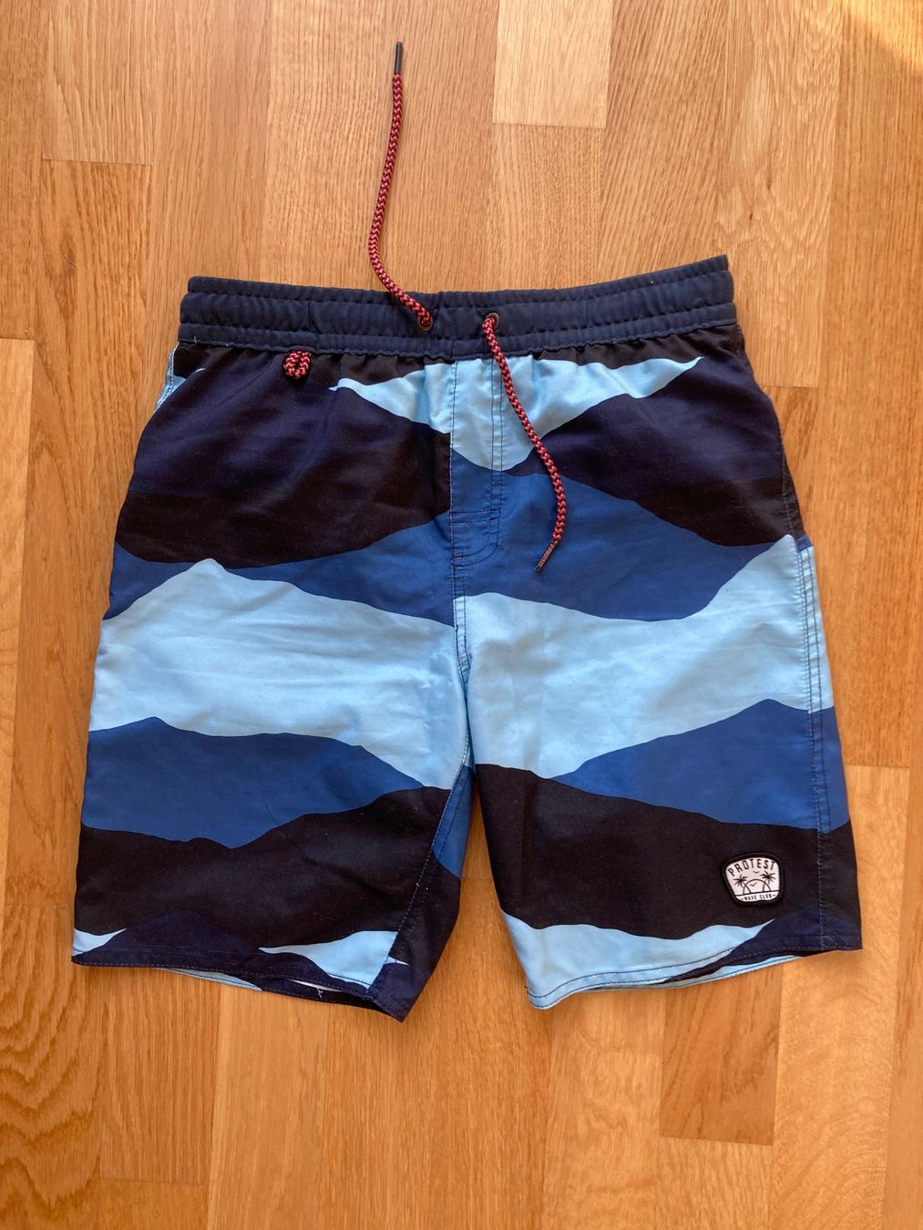 Protest Pantaloni: Badeshorts | Protest * Grösse 152 – Usato da Basel venduto da AufeinenBlick