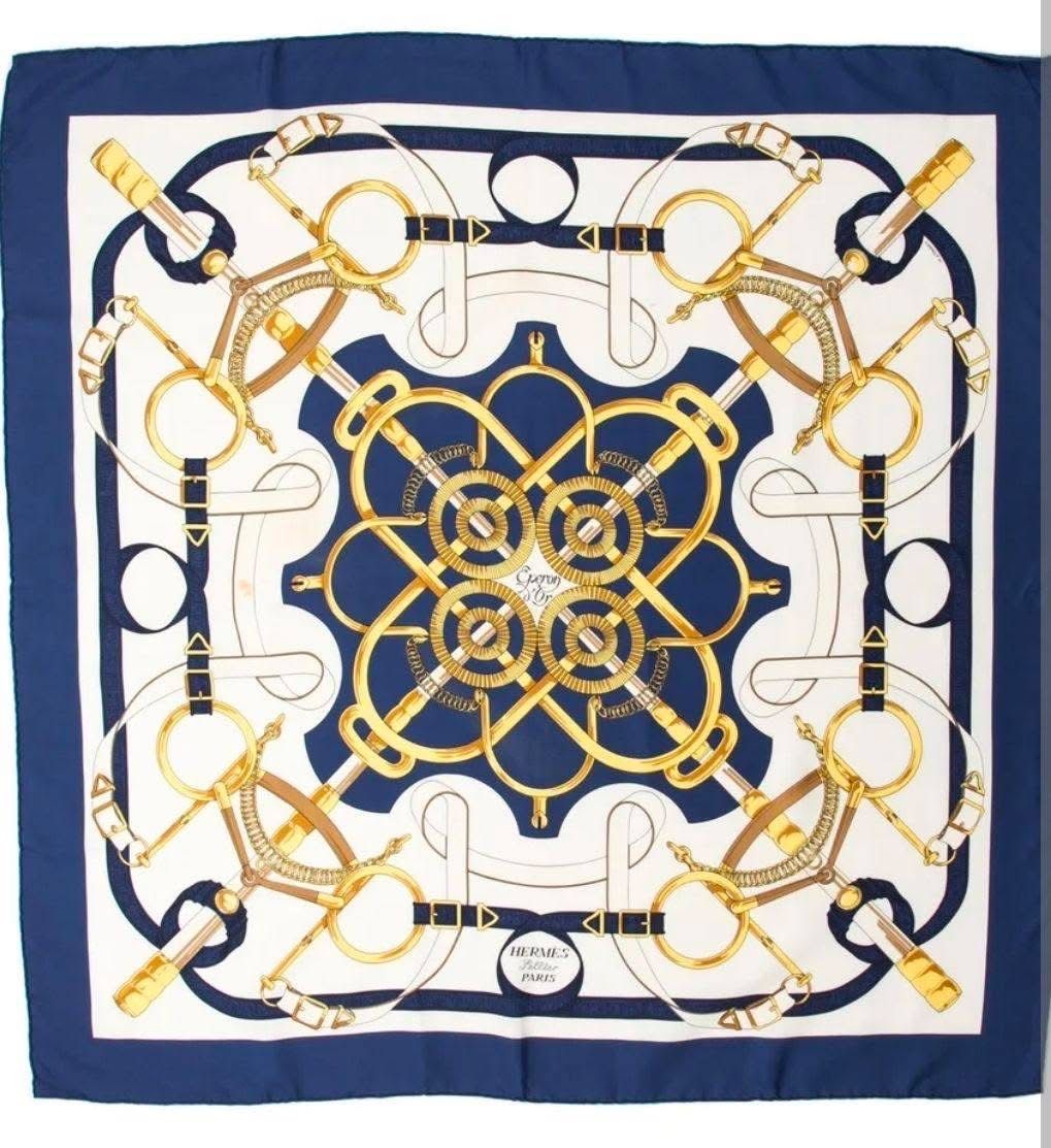 Hermès Foulard & Sciarpe: Hermes Elegant Blue White Silk Scarf – Usato da St.Josefen venduto da lop_lh8d