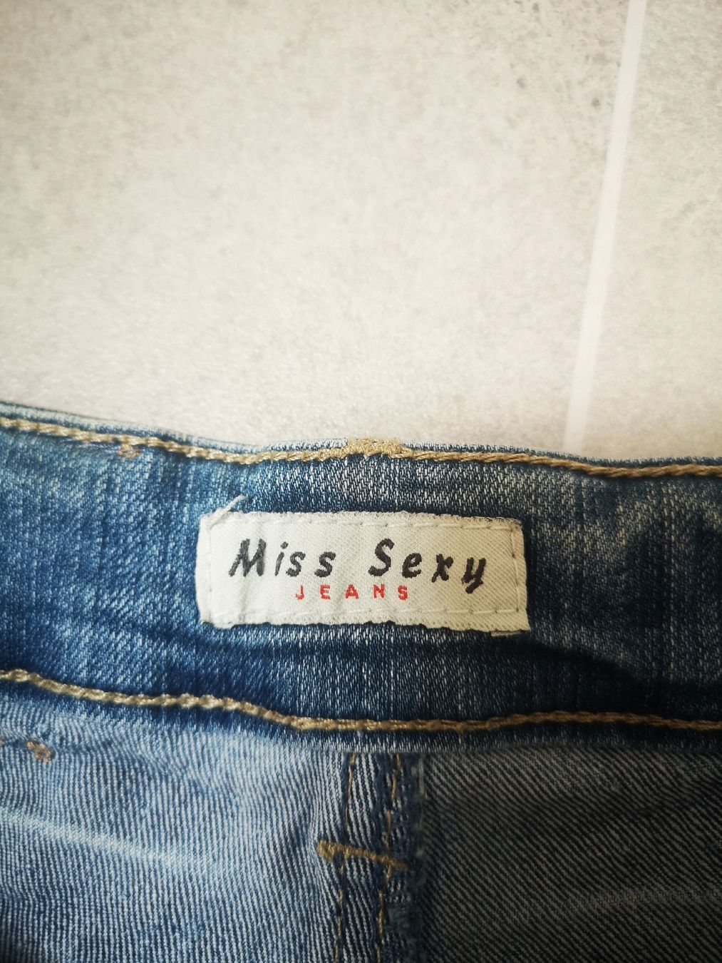 Jeans: Pantaloncini jeans taglia 34 – Nuovo (secondo la descrizione) da Lostallo venduto da cha_lx5j 3